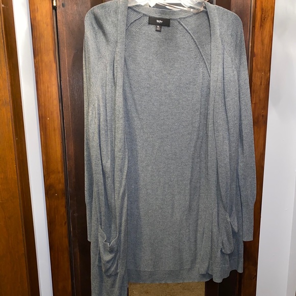 Gray cardigan sweater - Picture 1 of 3